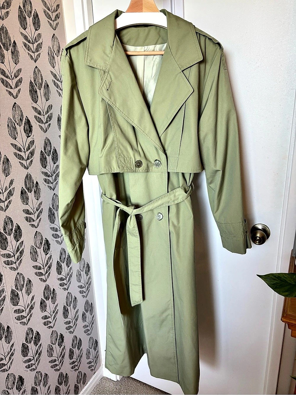 Vintage Sage Green Trench Coat size M-L